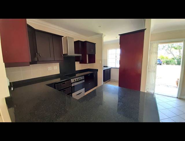 3 BEDROOM TOWNHOUSE TO LET IN SOMERSET VALLEY ESTATE